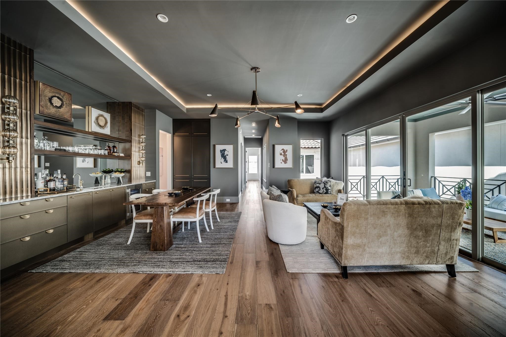 1824 Riviera Lane