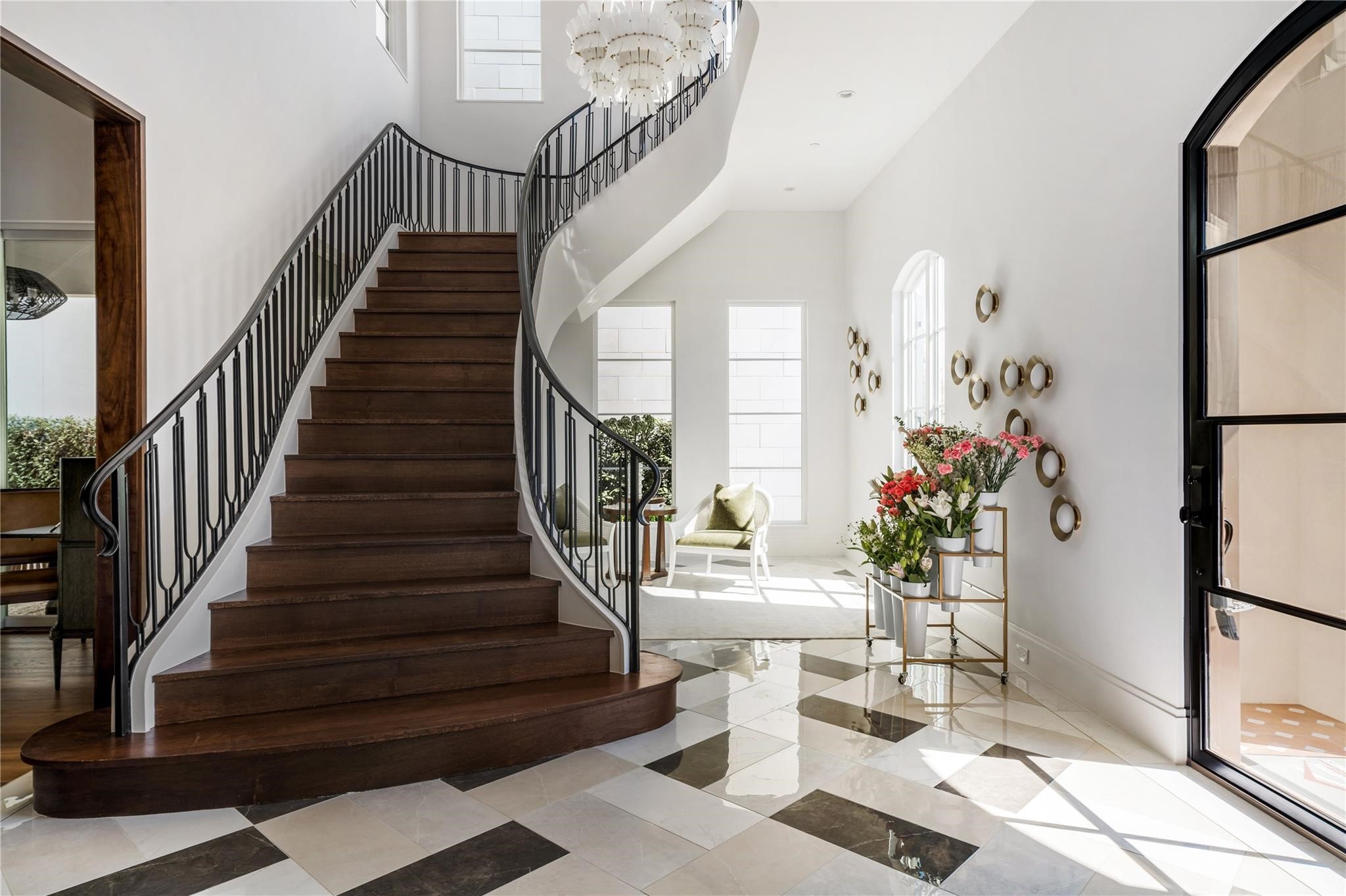 1824 Riviera Lane