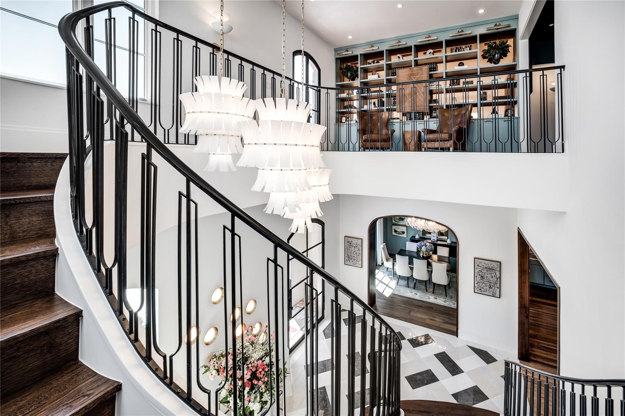 1824 Riviera Lane