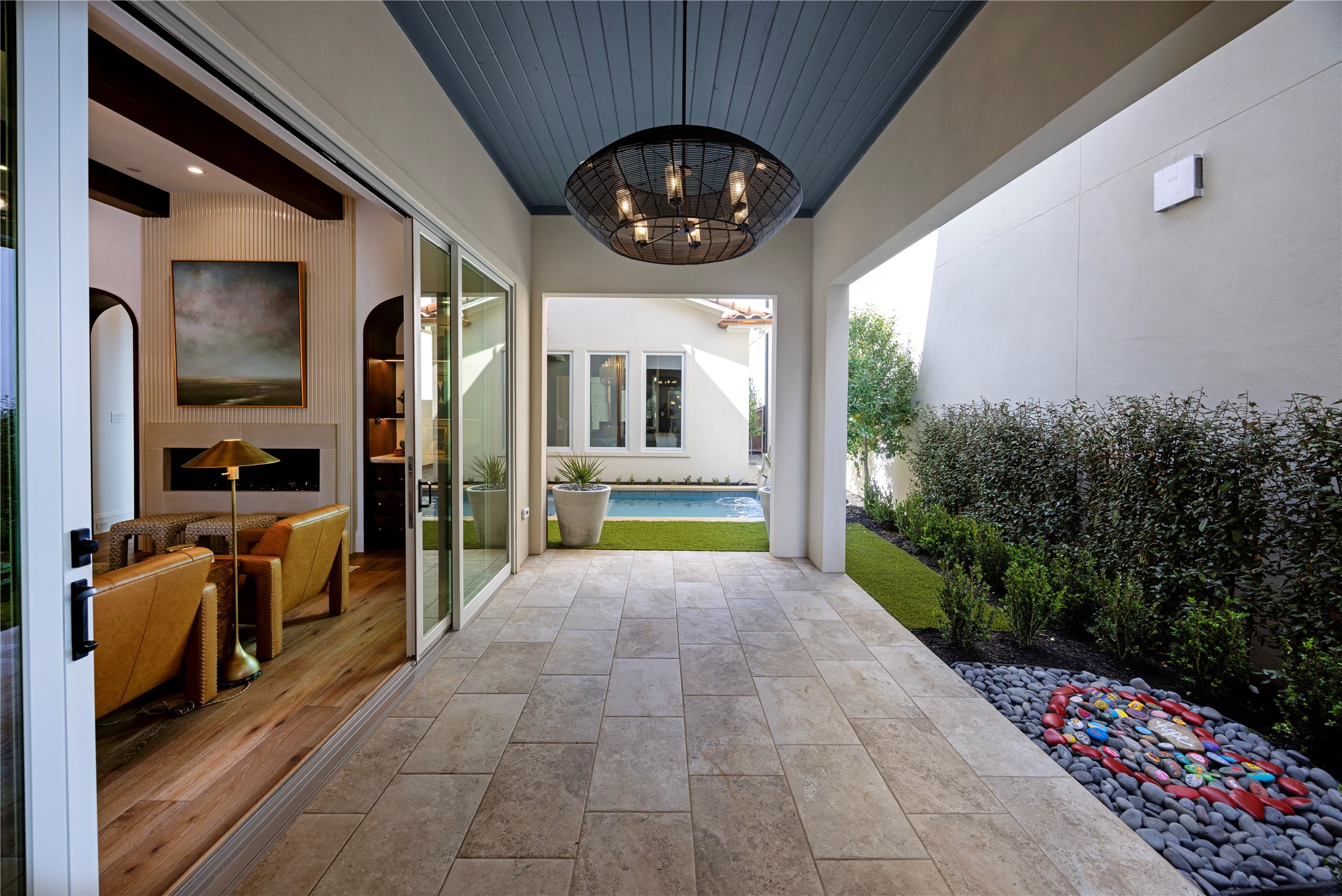 1824 Riviera Lane