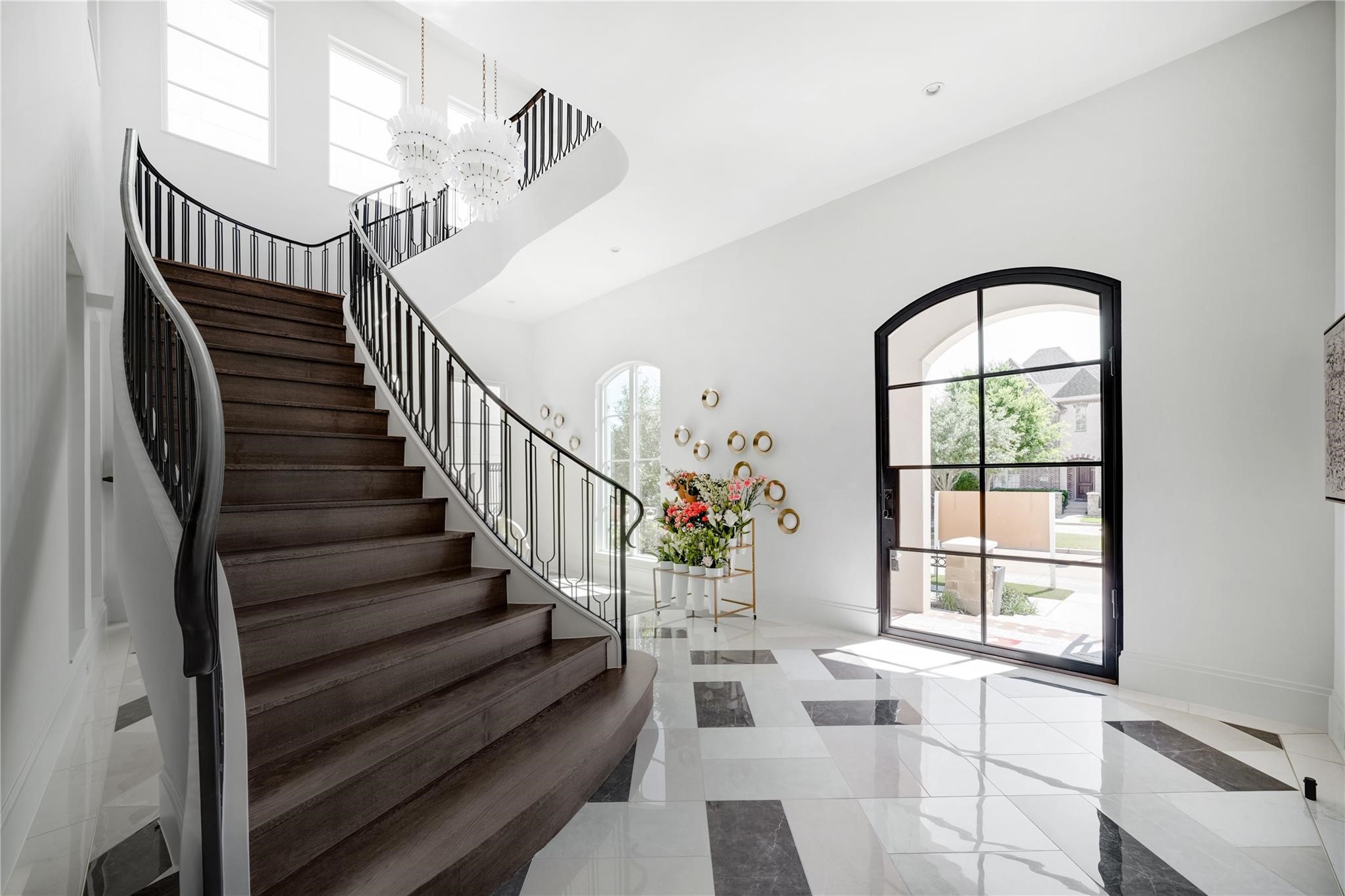 1824 Riviera Lane