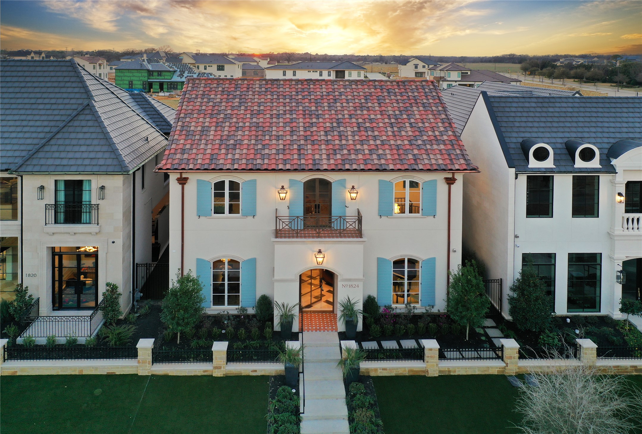 1824 Riviera Lane