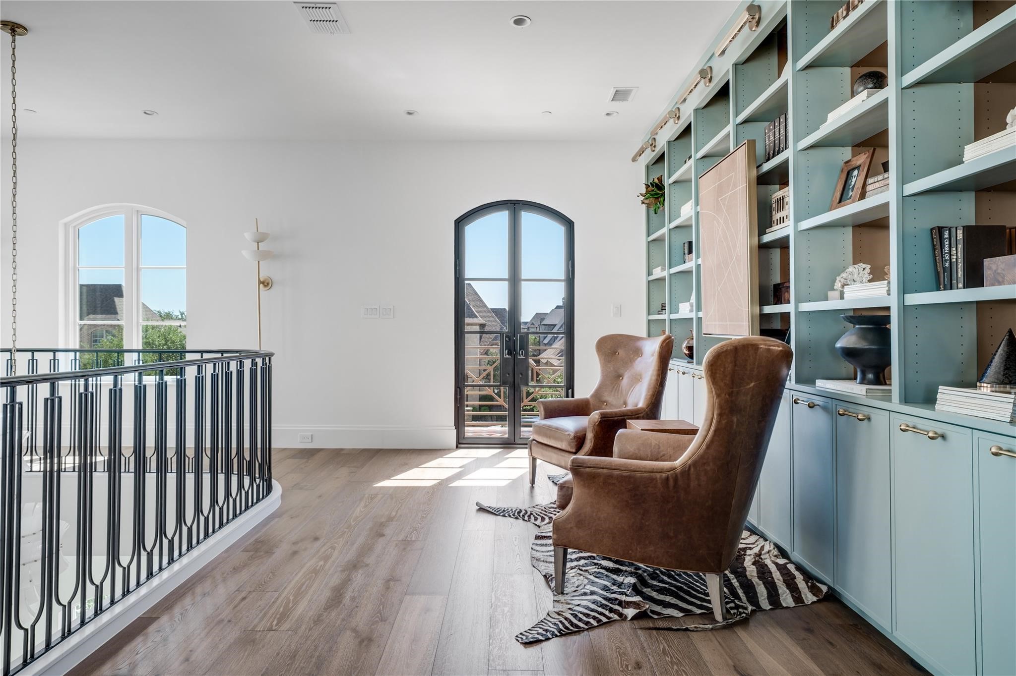 1824 Riviera Lane