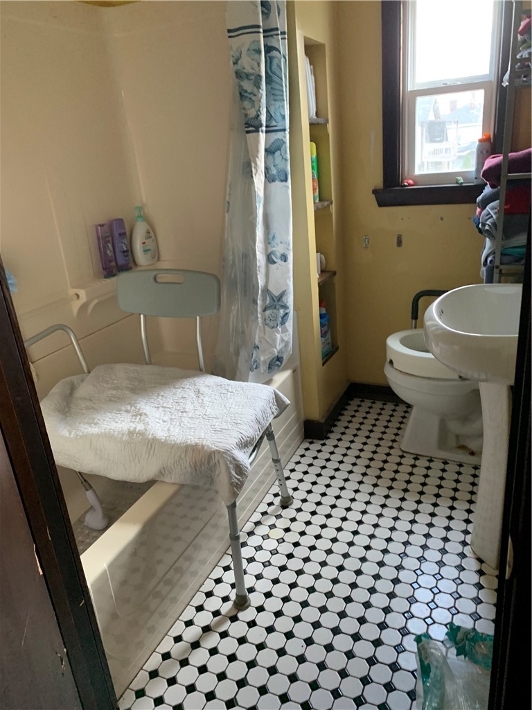 208 Spang Ave
