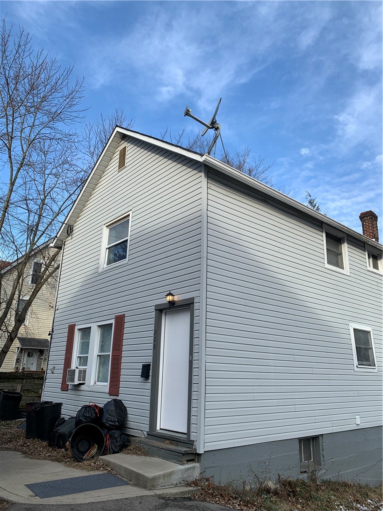 208 Spang Ave