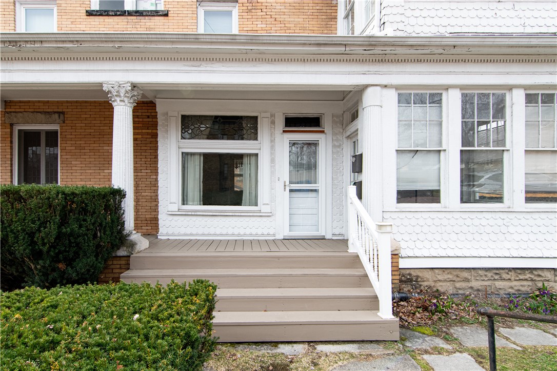 544 E Pearl St