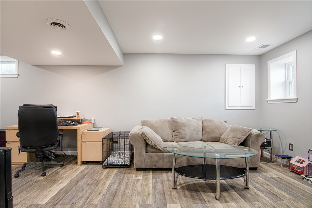 123 Rembrandt Dr