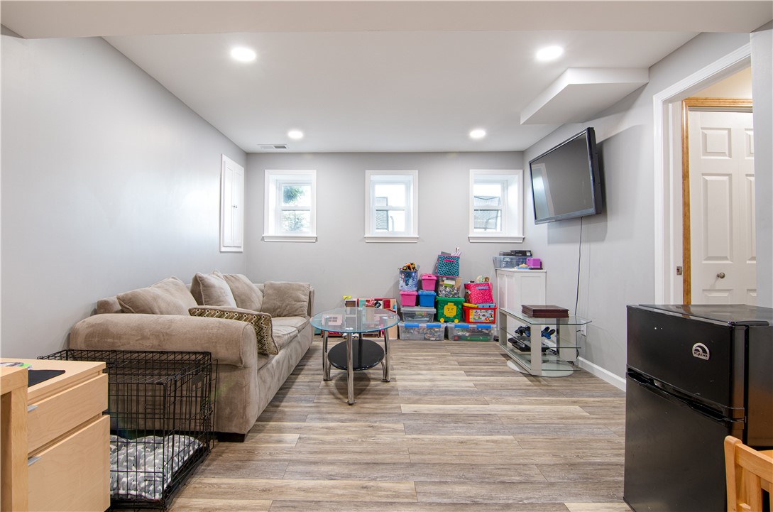 123 Rembrandt Dr