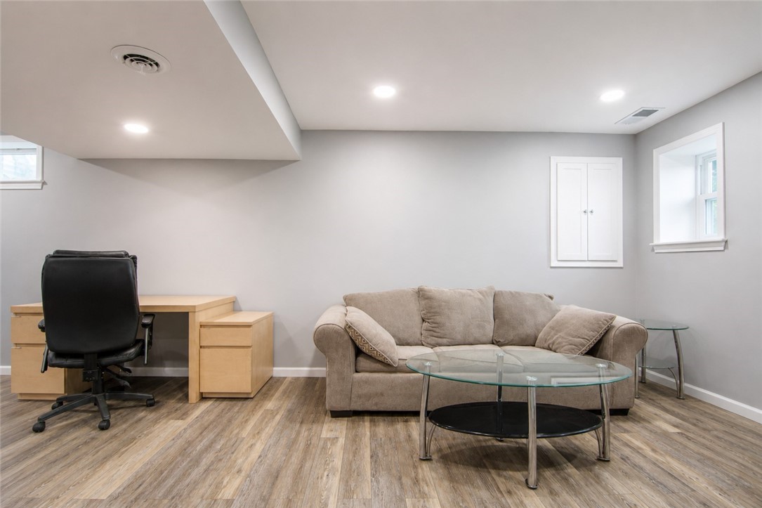 123 Rembrandt Dr