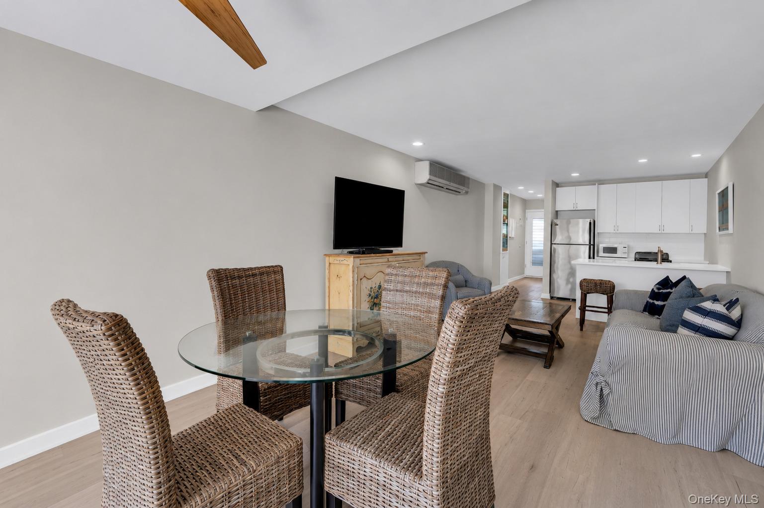 585 Dune Road Unit: A-21