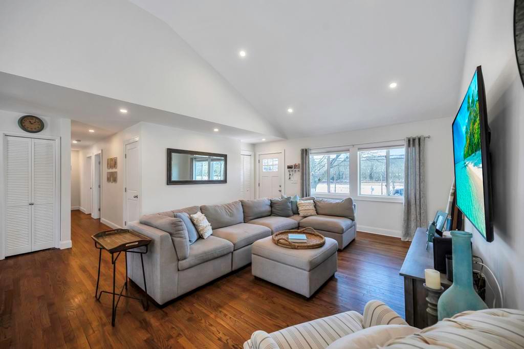 27 Evergreen Avenue