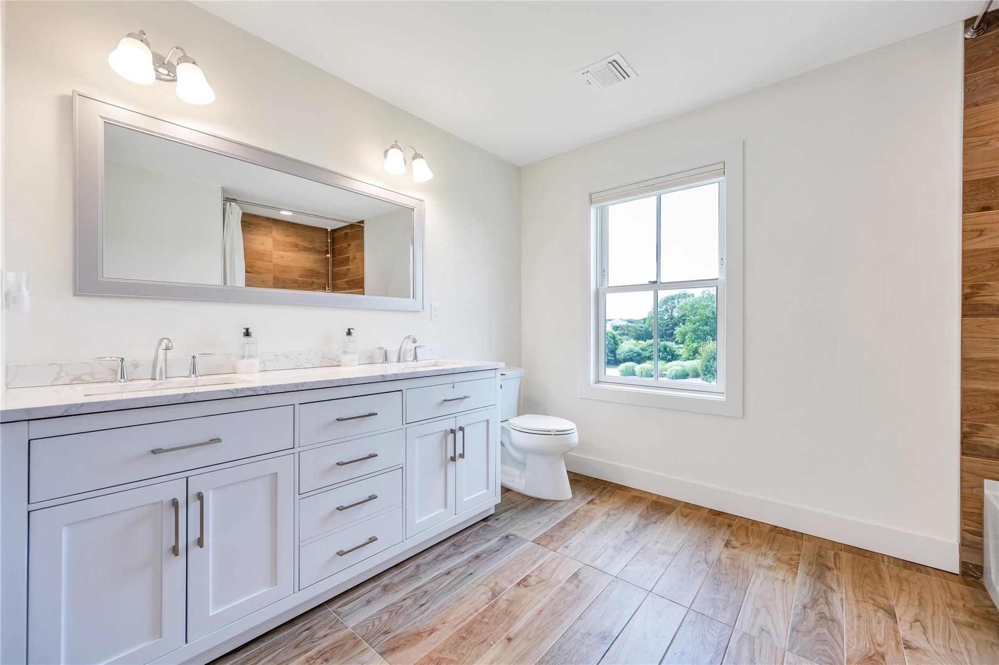 9 Tuthill Point Farm Road