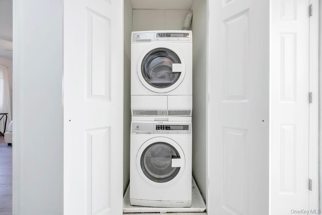 7 Waters Edge Unit: 7