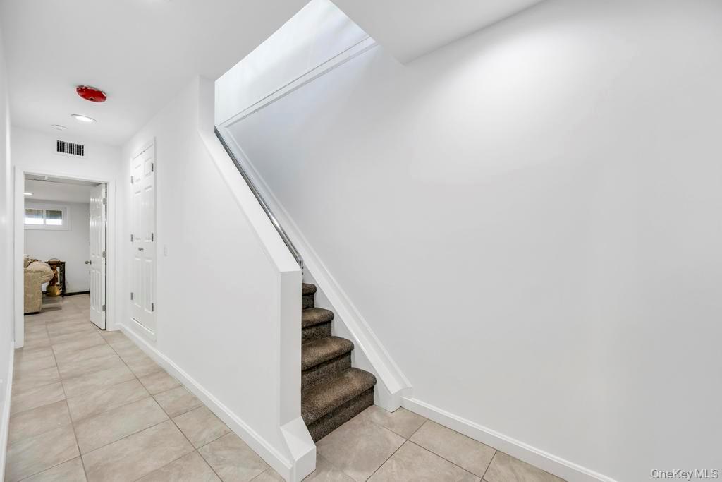 7 Waters Edge Unit: 7