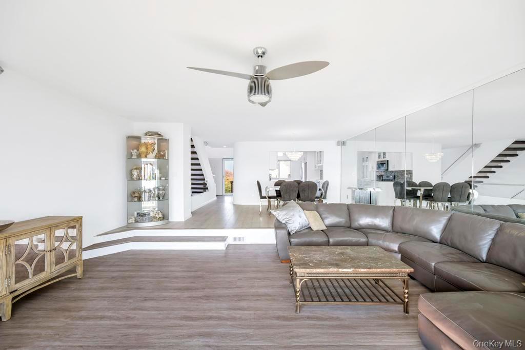 7 Waters Edge Unit: 7