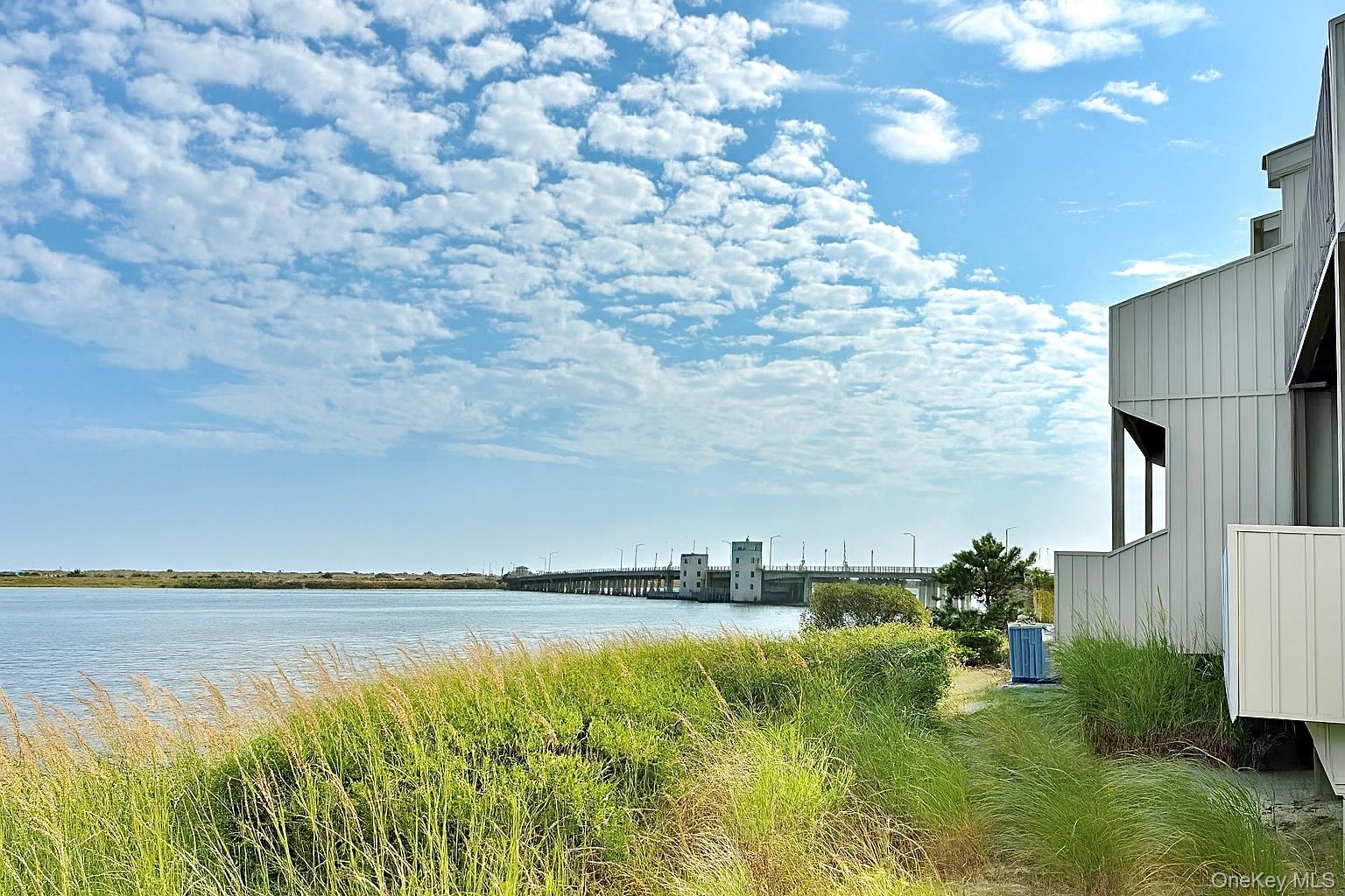 7 Waters Edge Unit: 7