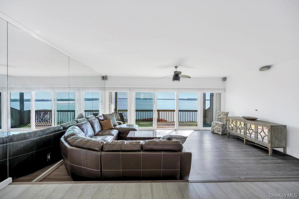 7 Waters Edge Unit: 7