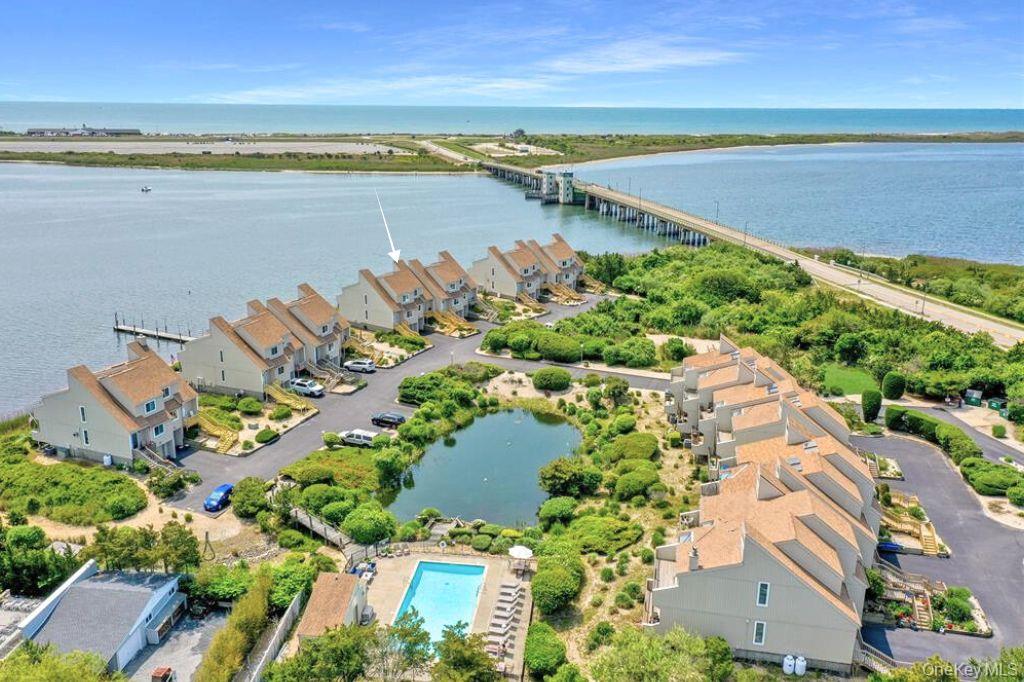 7 Waters Edge Unit: 7