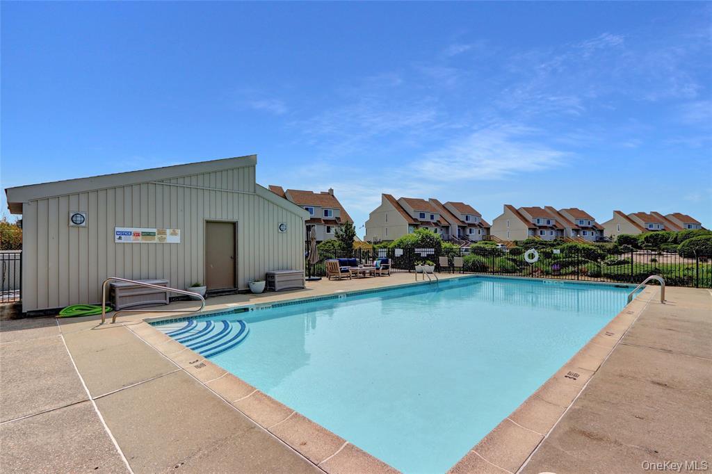 7 Waters Edge Unit: 7