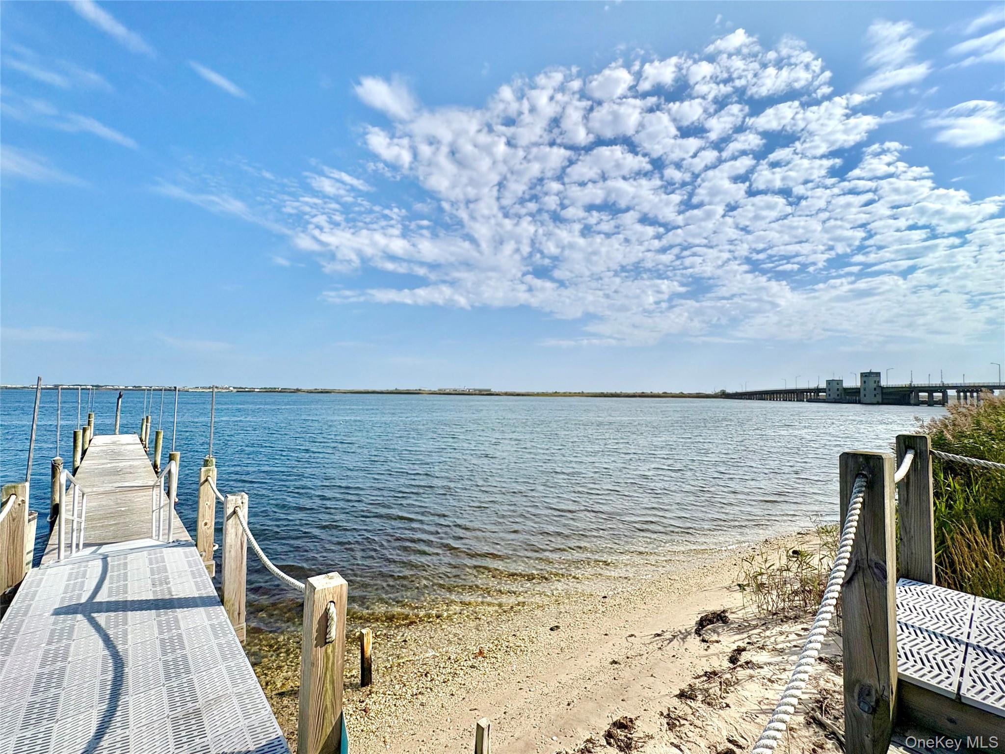 7 Waters Edge Unit: 7