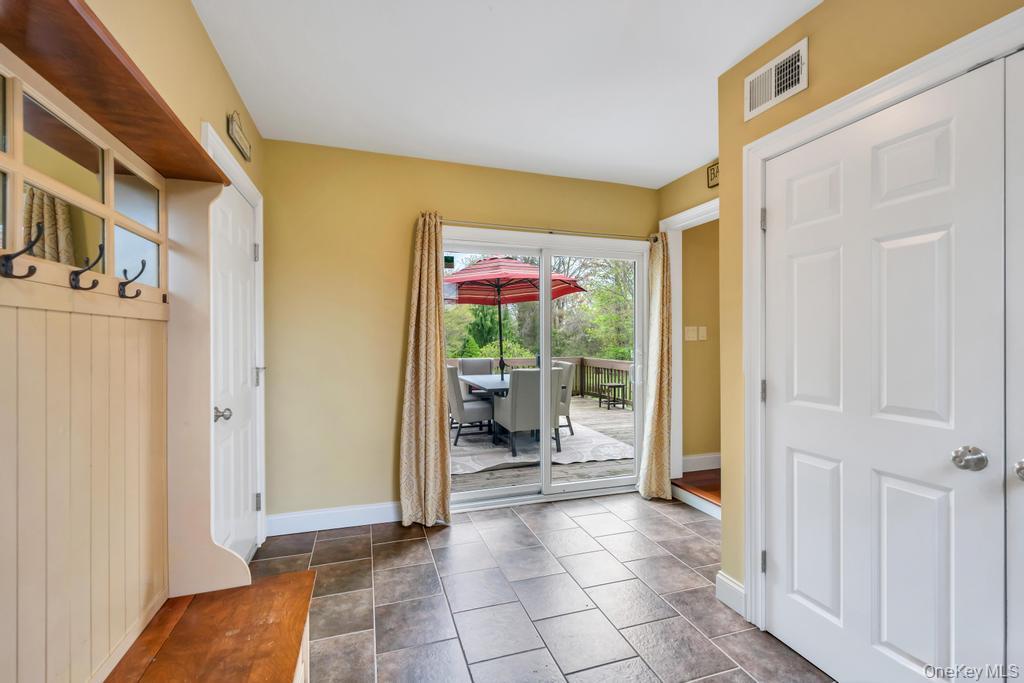 83 Gillette Avenue