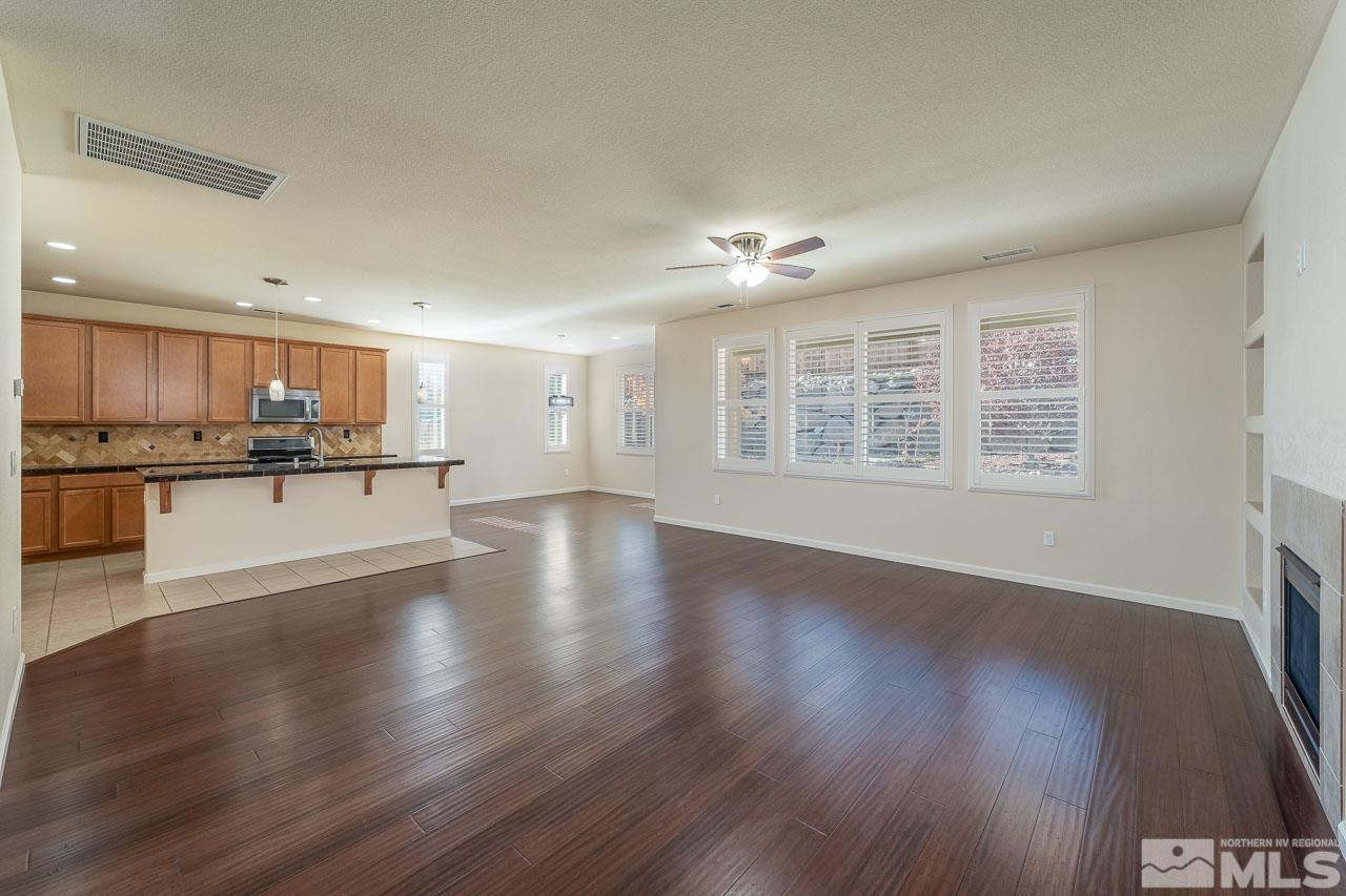 1407 Hogadon Way