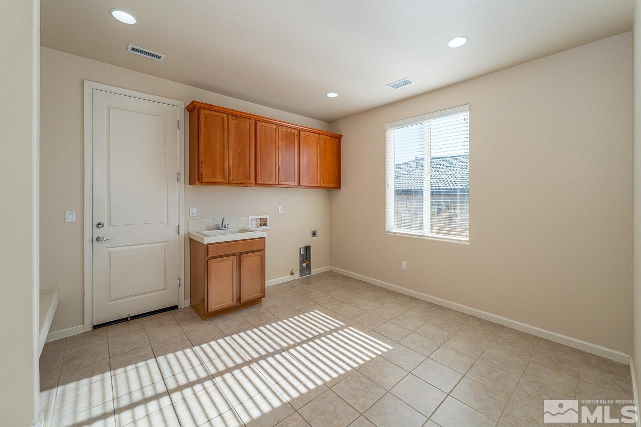1407 Hogadon Way