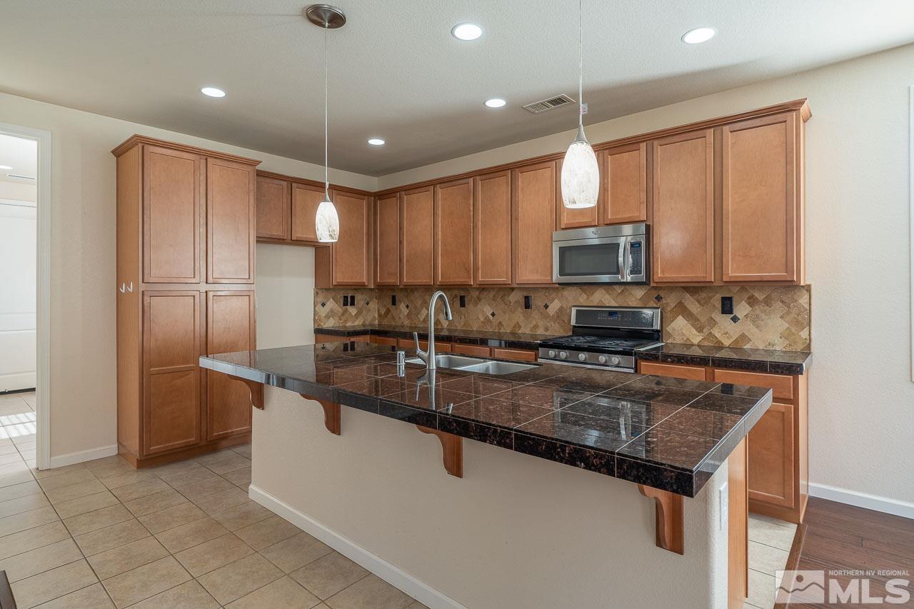 1407 Hogadon Way