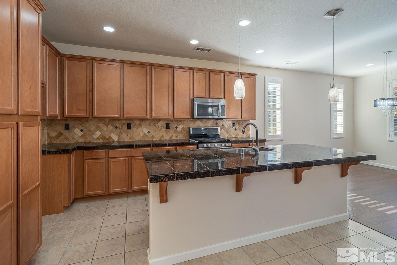 1407 Hogadon Way