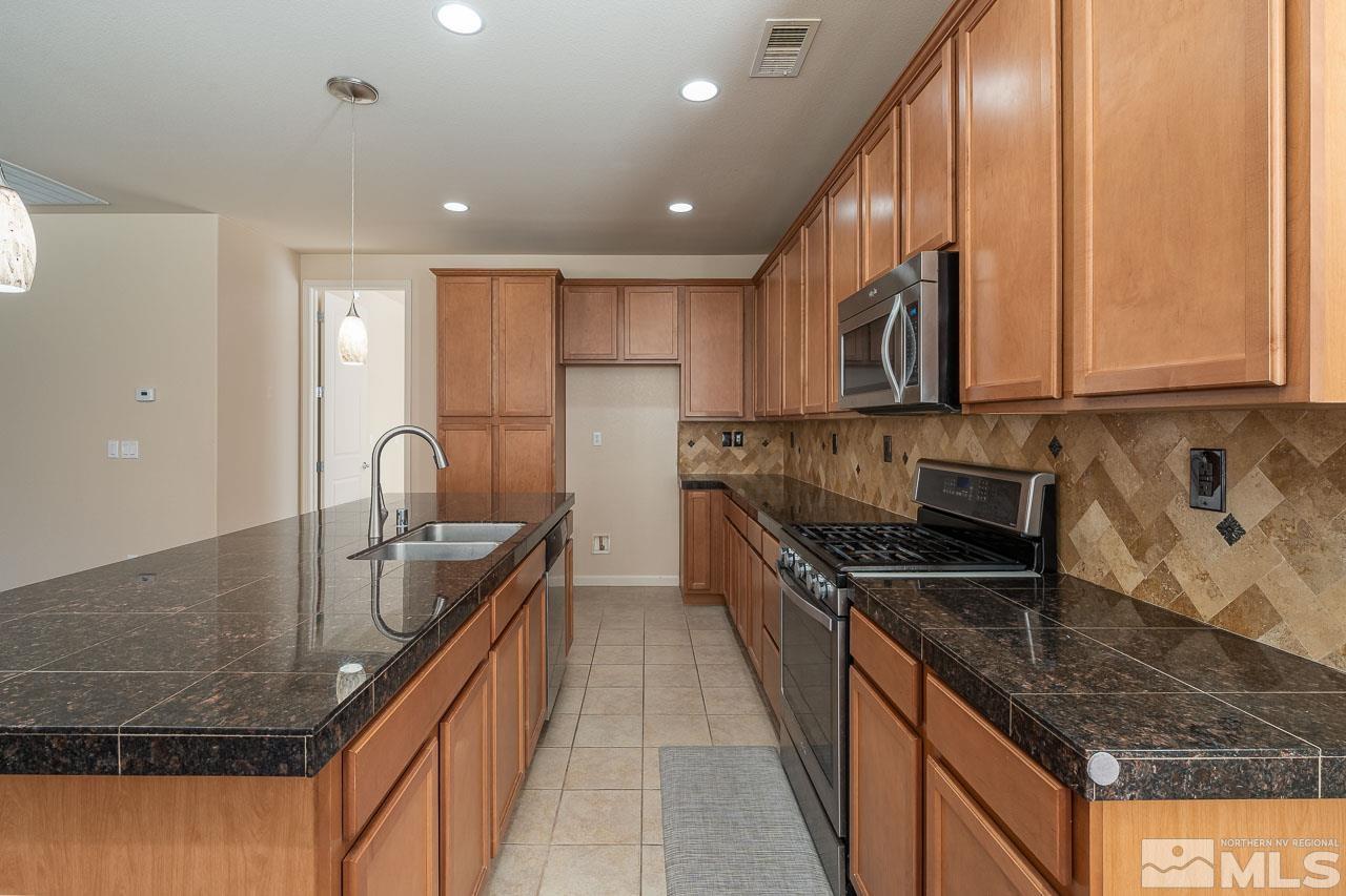 1407 Hogadon Way