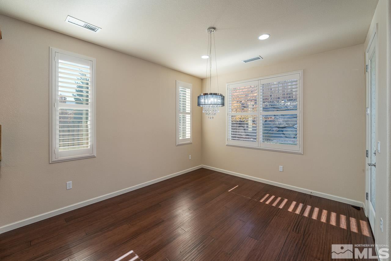 1407 Hogadon Way