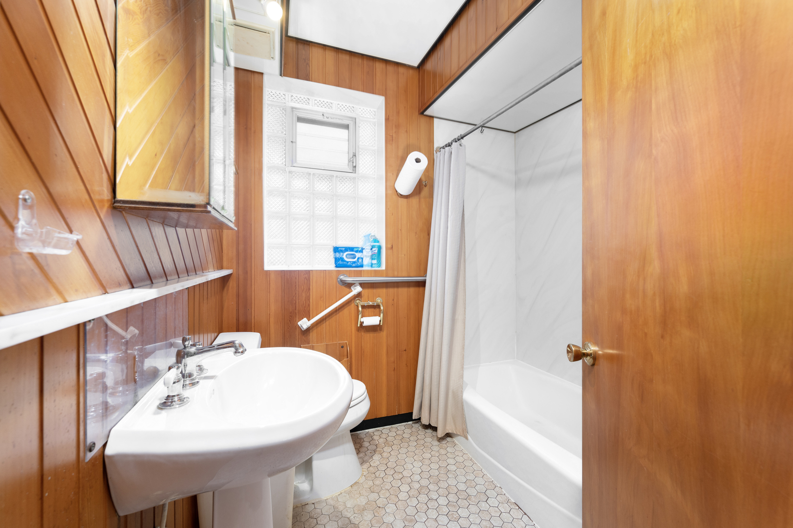 1177 S Clarence Avenue