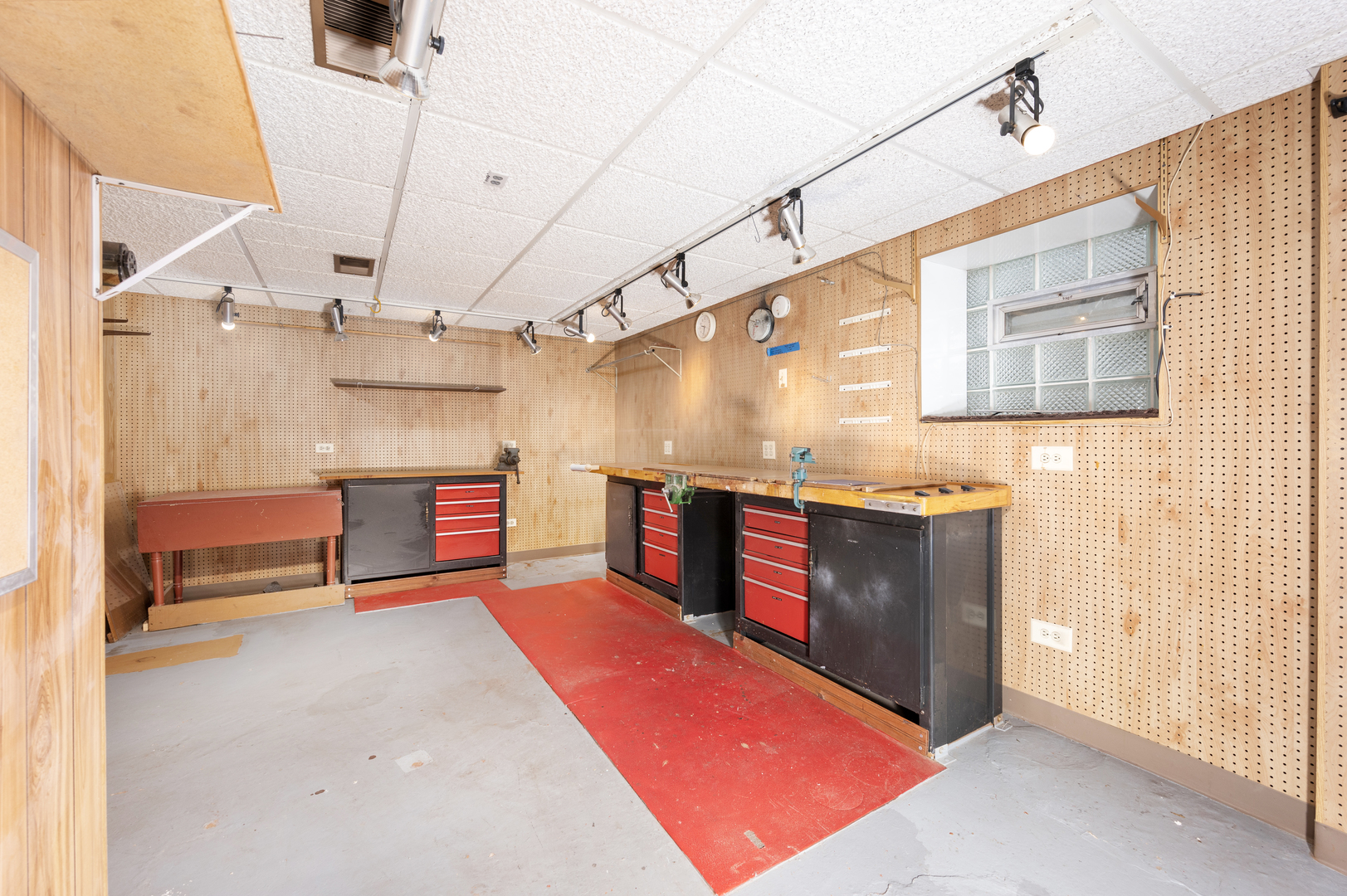 1177 S Clarence Avenue