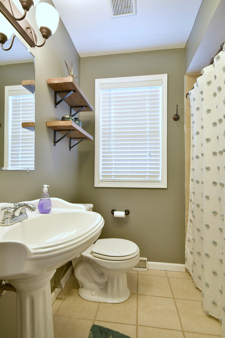 703 S Fairfield Avenue