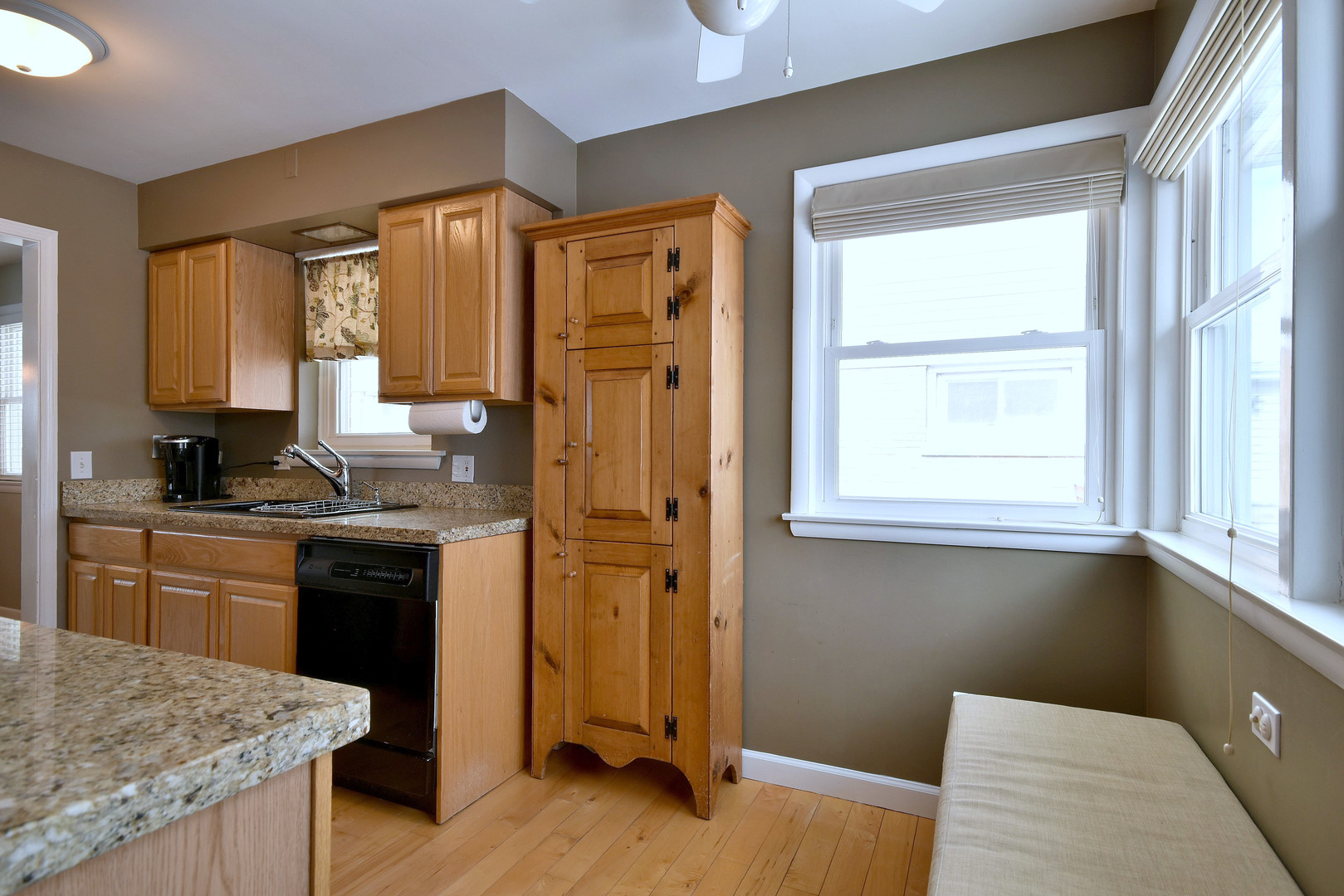 703 S Fairfield Avenue