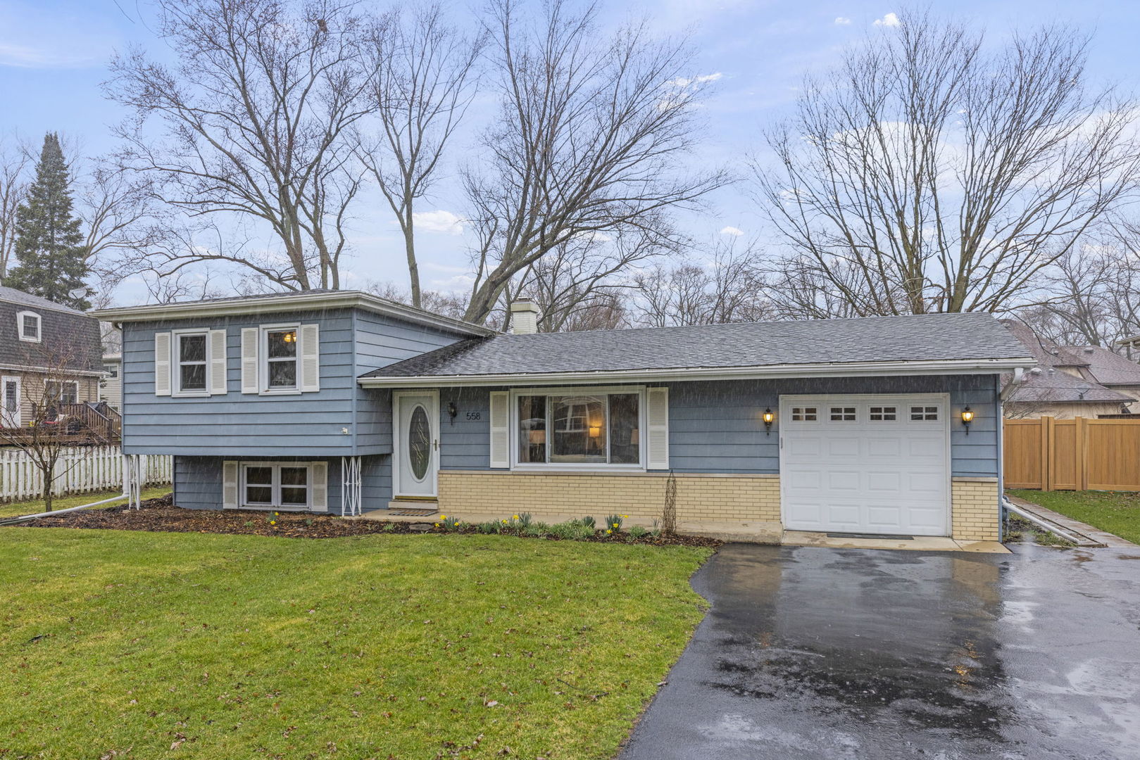 22W558 Tamarack Drive