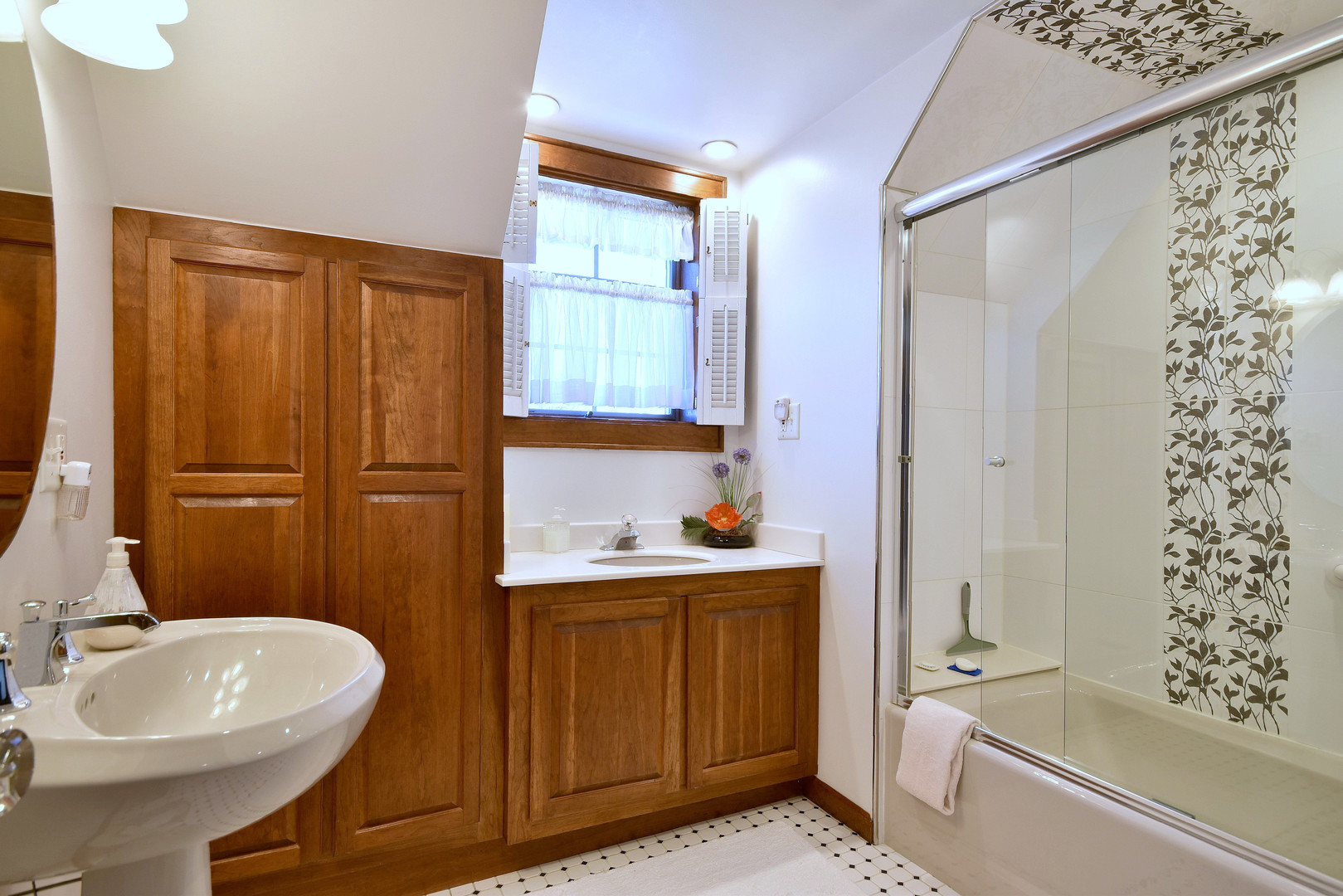 179 S Lawndale Avenue