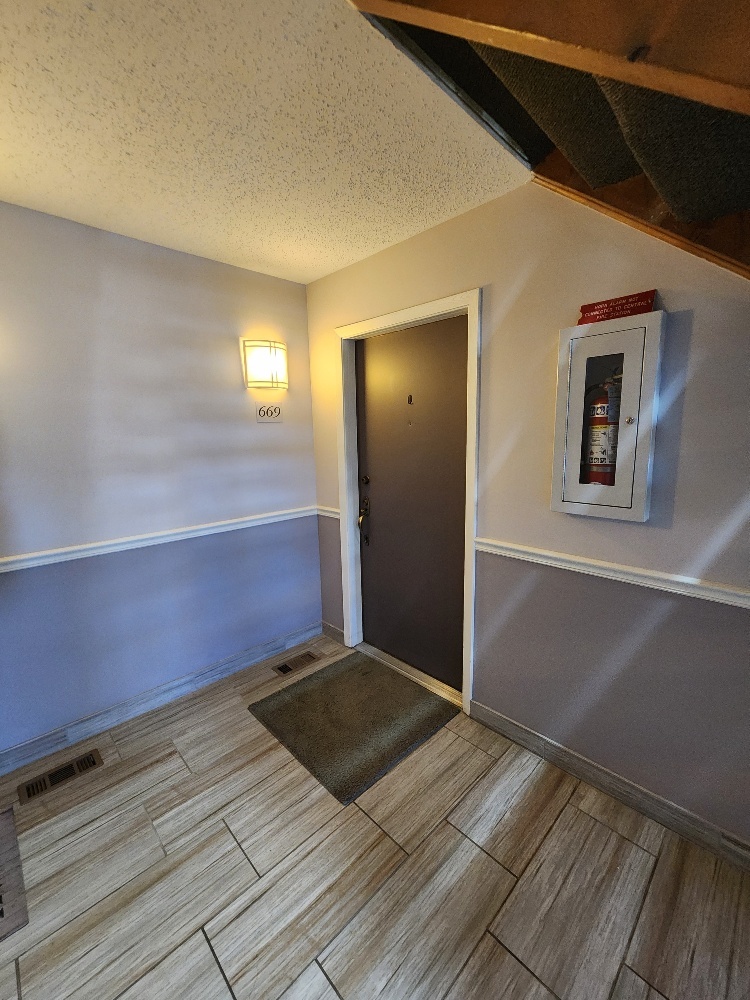 669 Catherine Court Unit: L-B