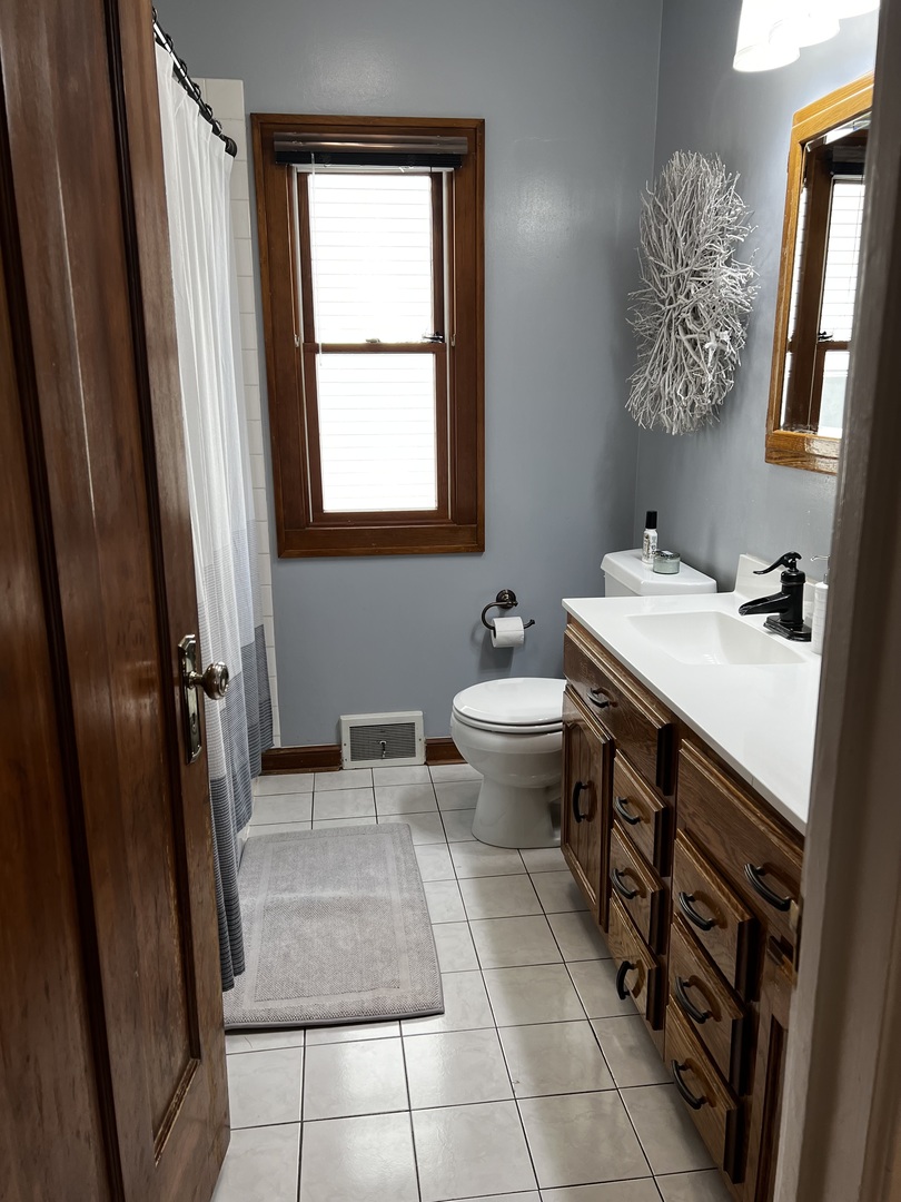 252 N Illinois Street