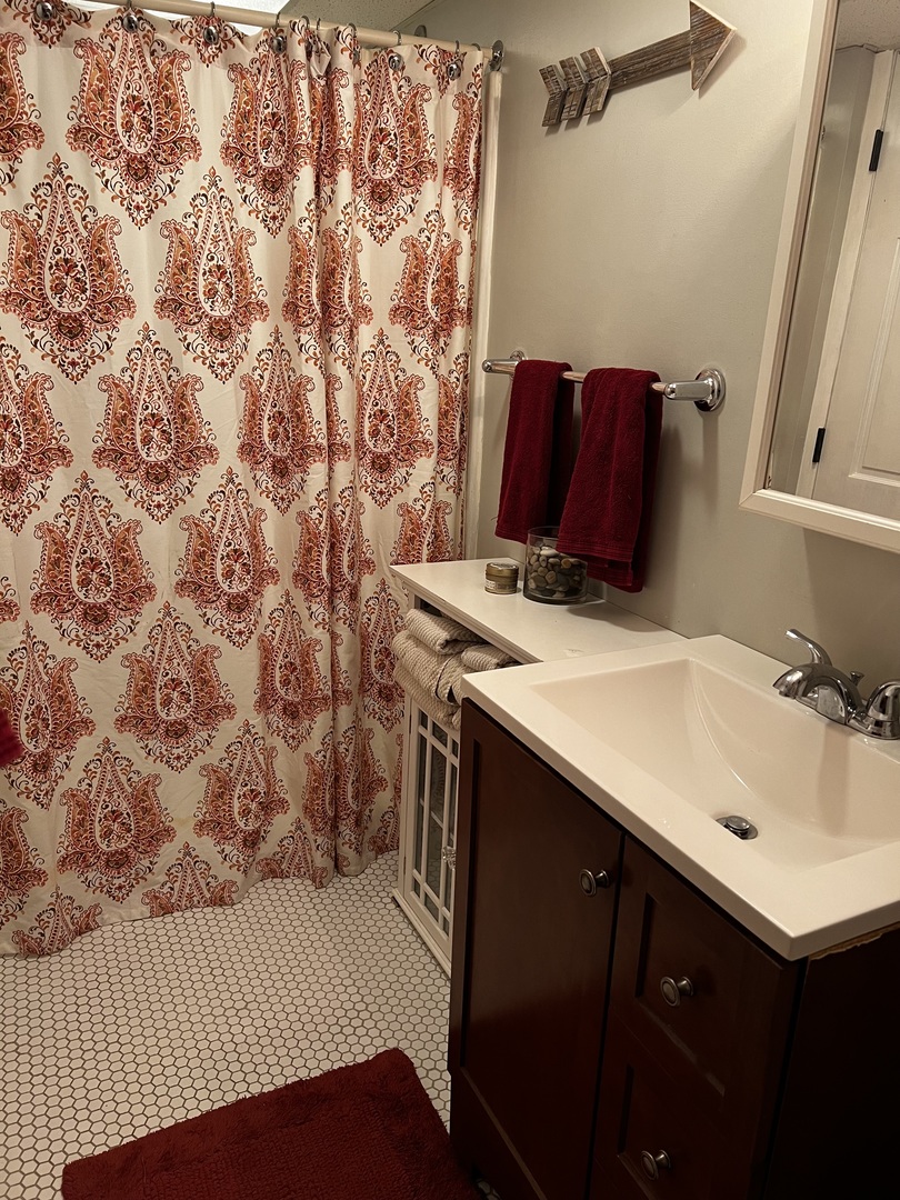 252 N Illinois Street