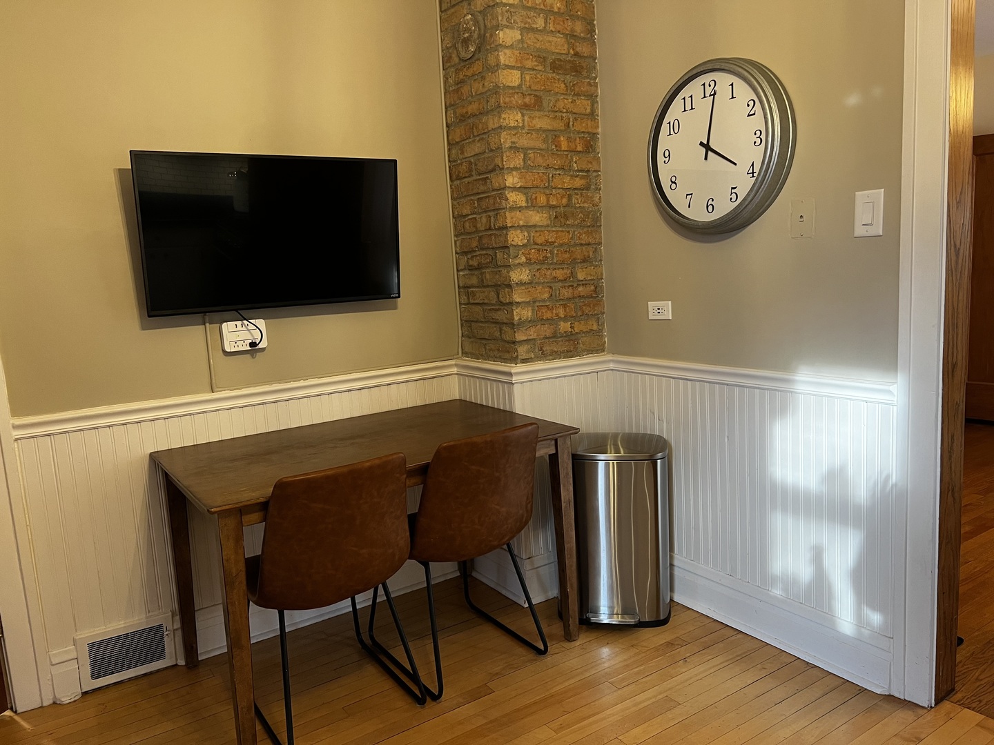 252 N Illinois Street