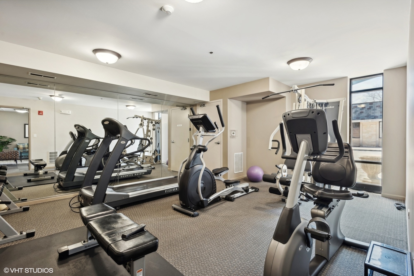 135 S York Street Unit: 514