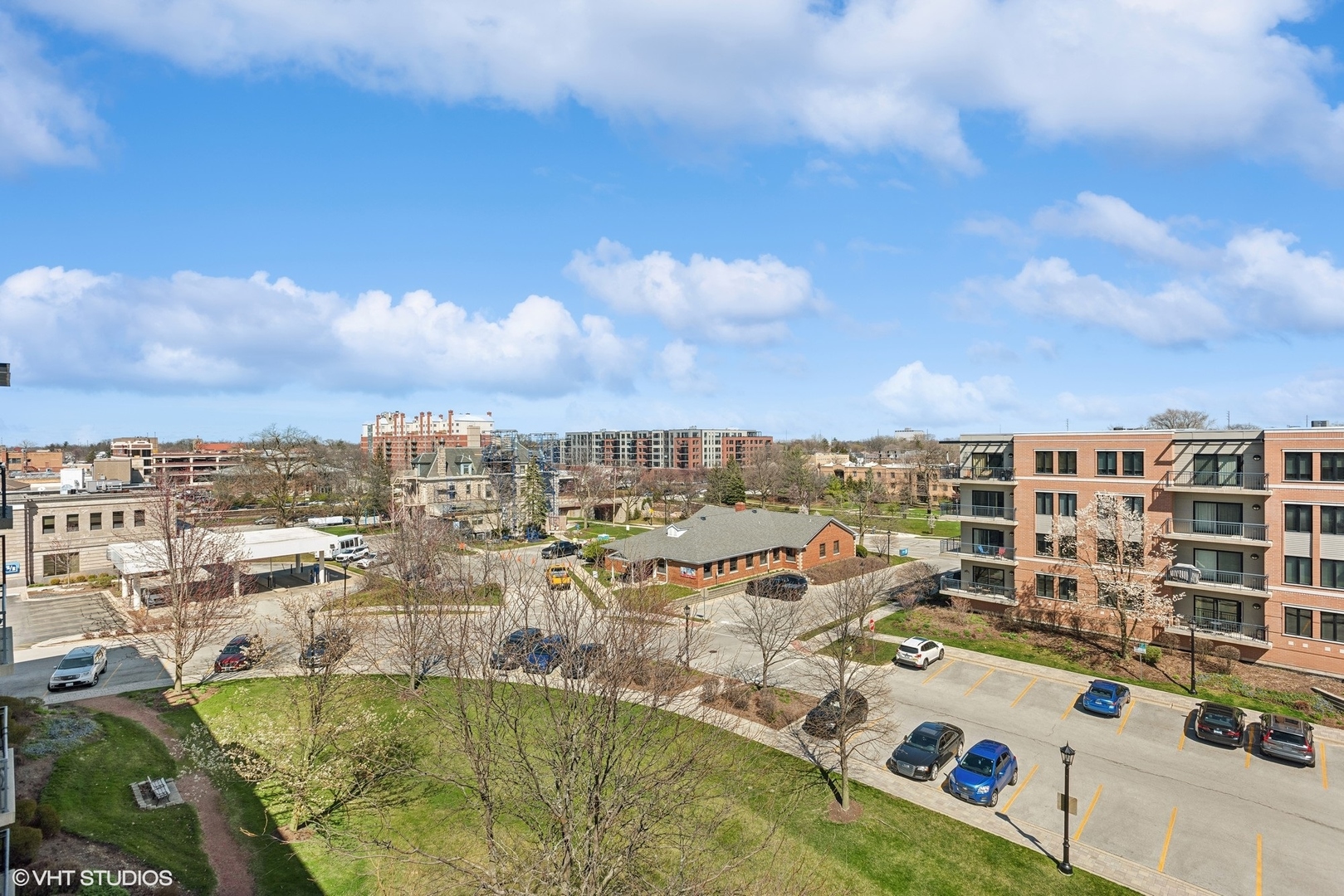 135 S York Street Unit: 514