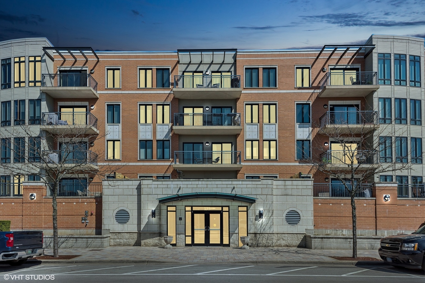 135 S York Street Unit: 514