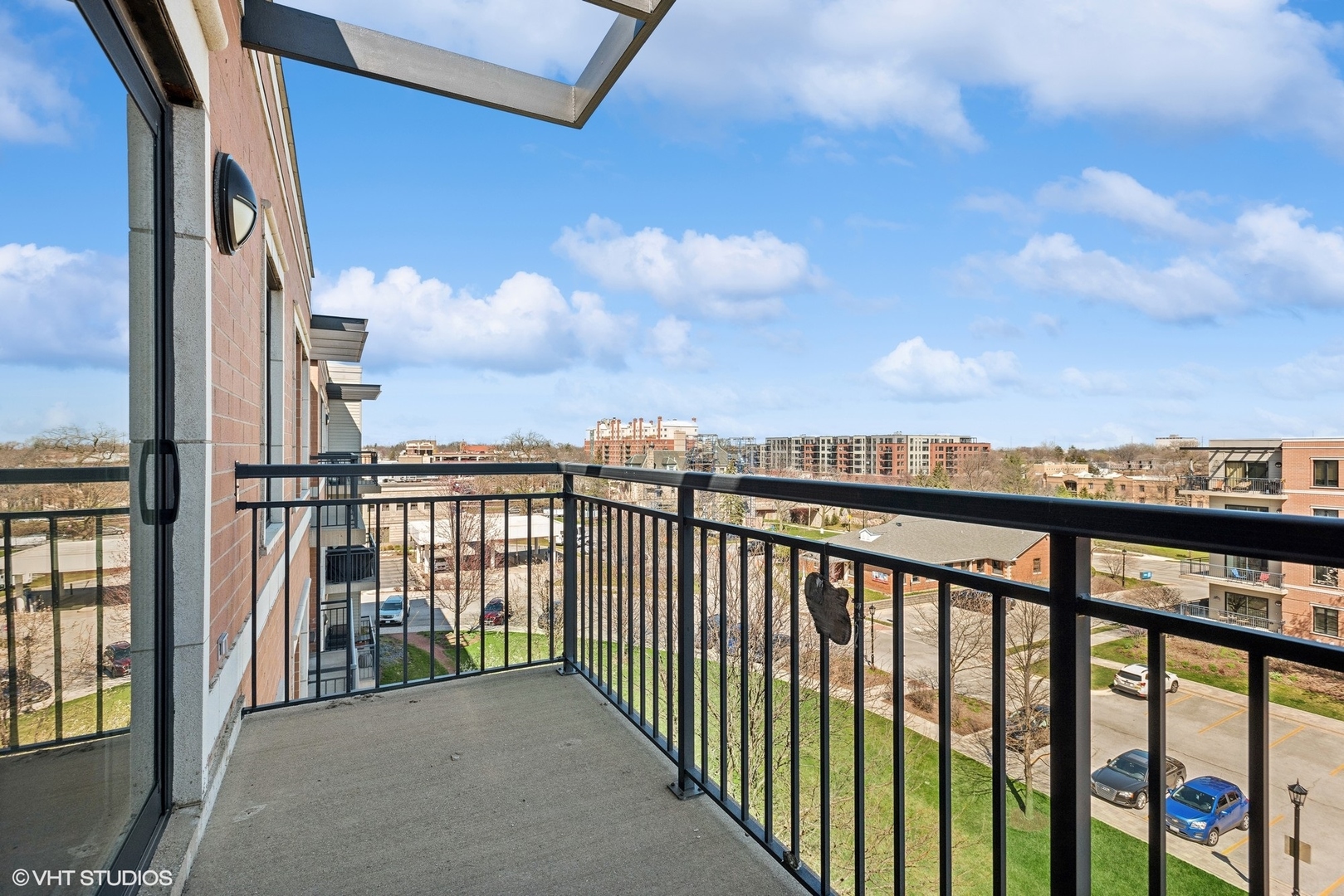 135 S York Street Unit: 514