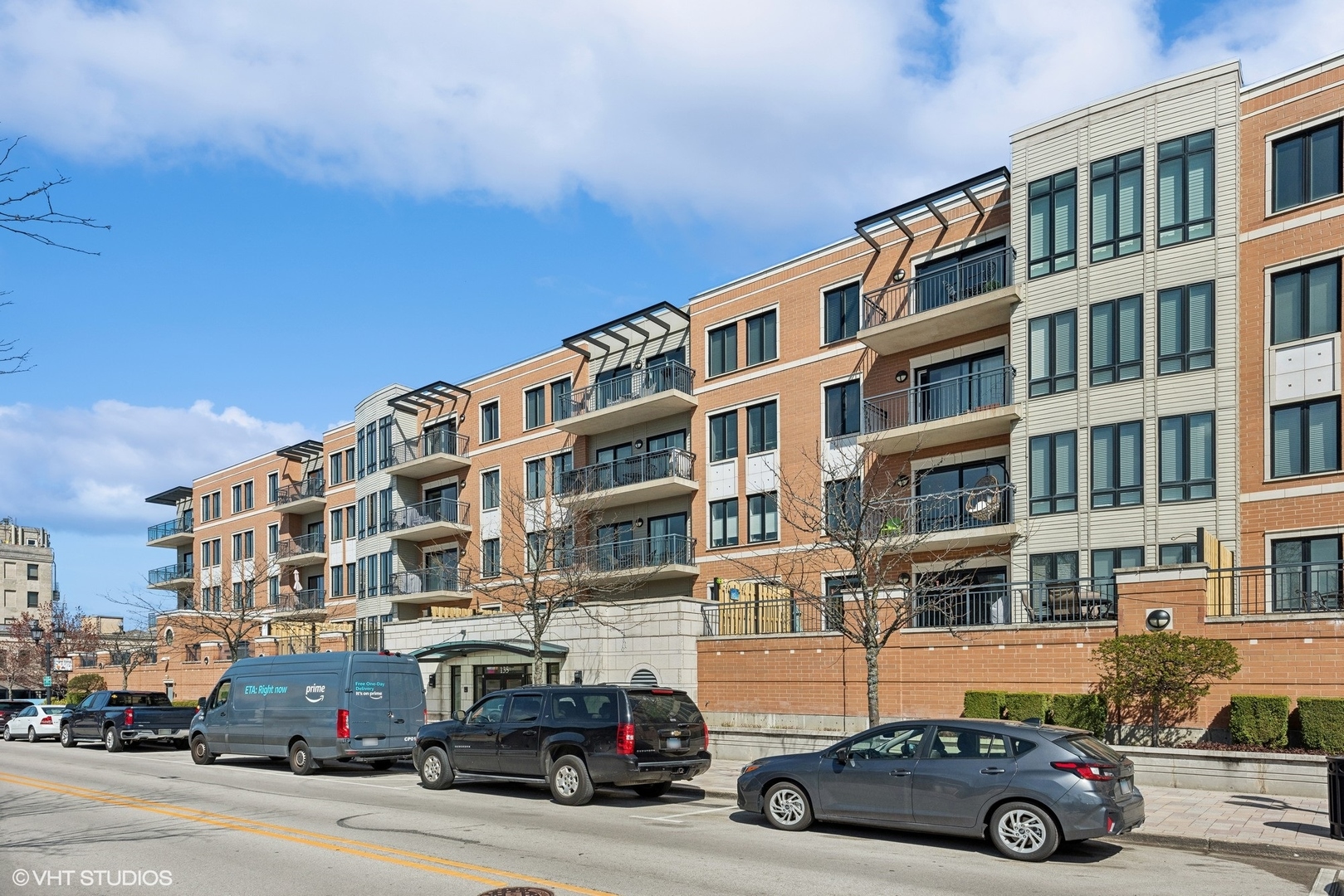 135 S York Street Unit: 514