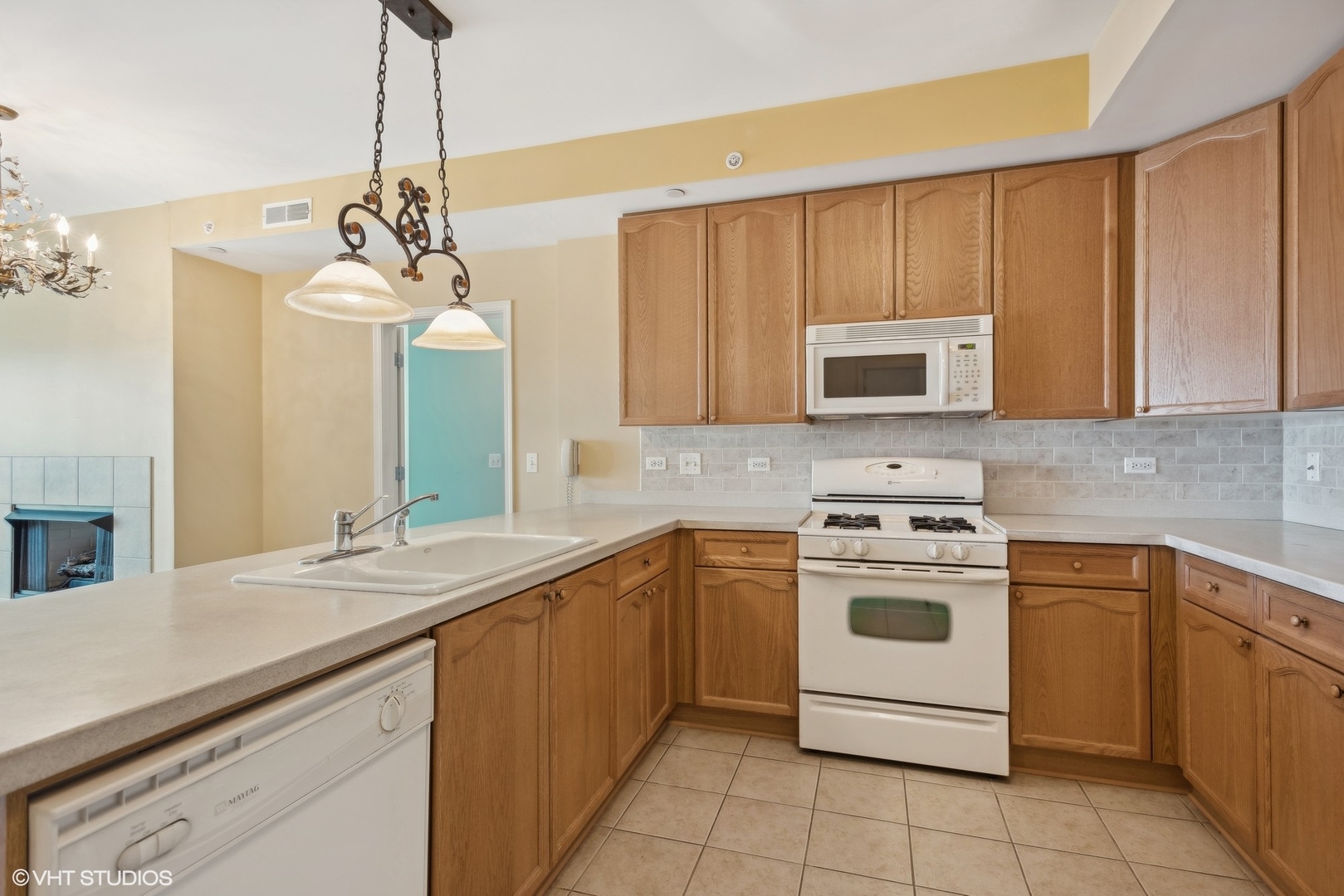 135 S York Street Unit: 514