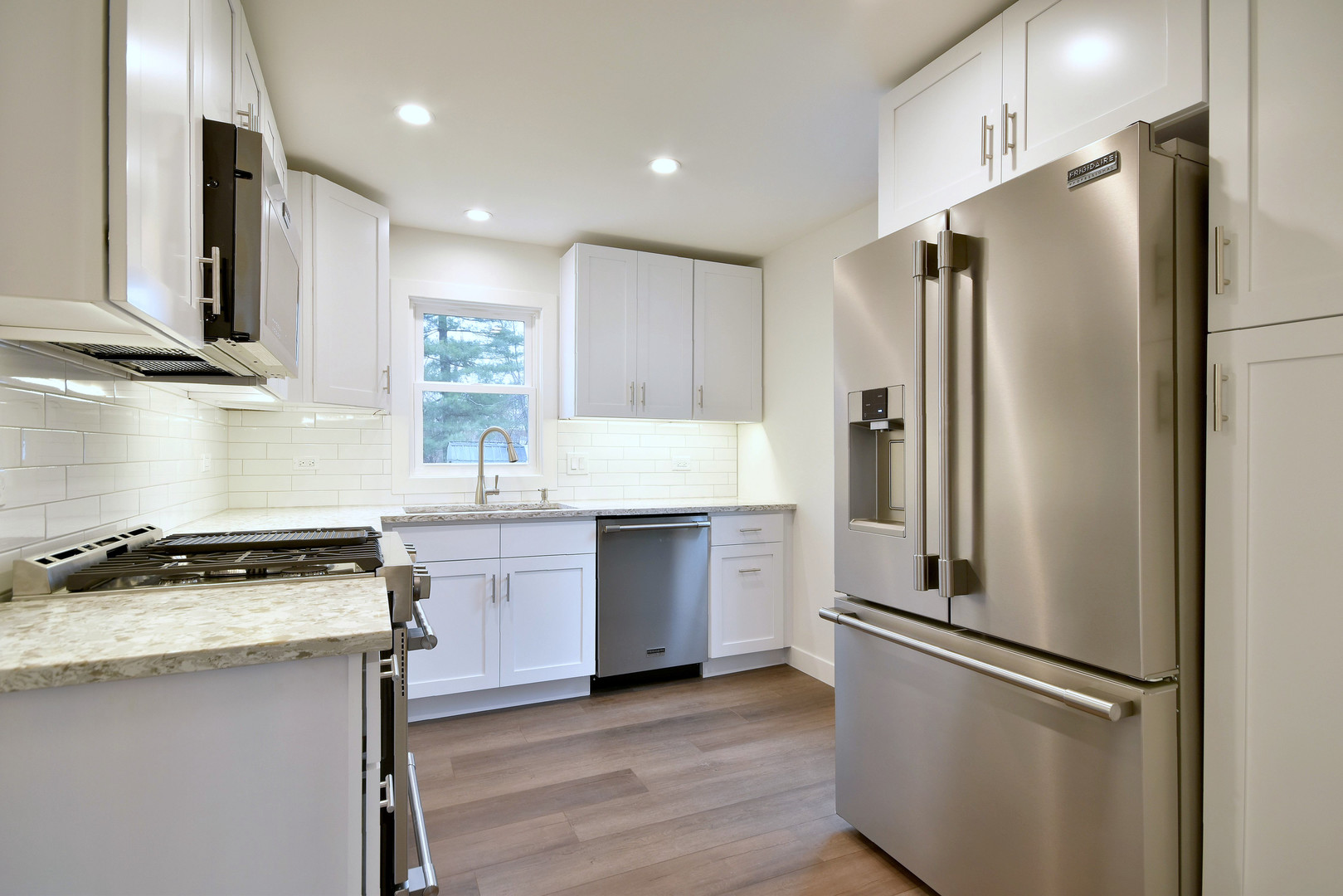 601 E Prairie Avenue