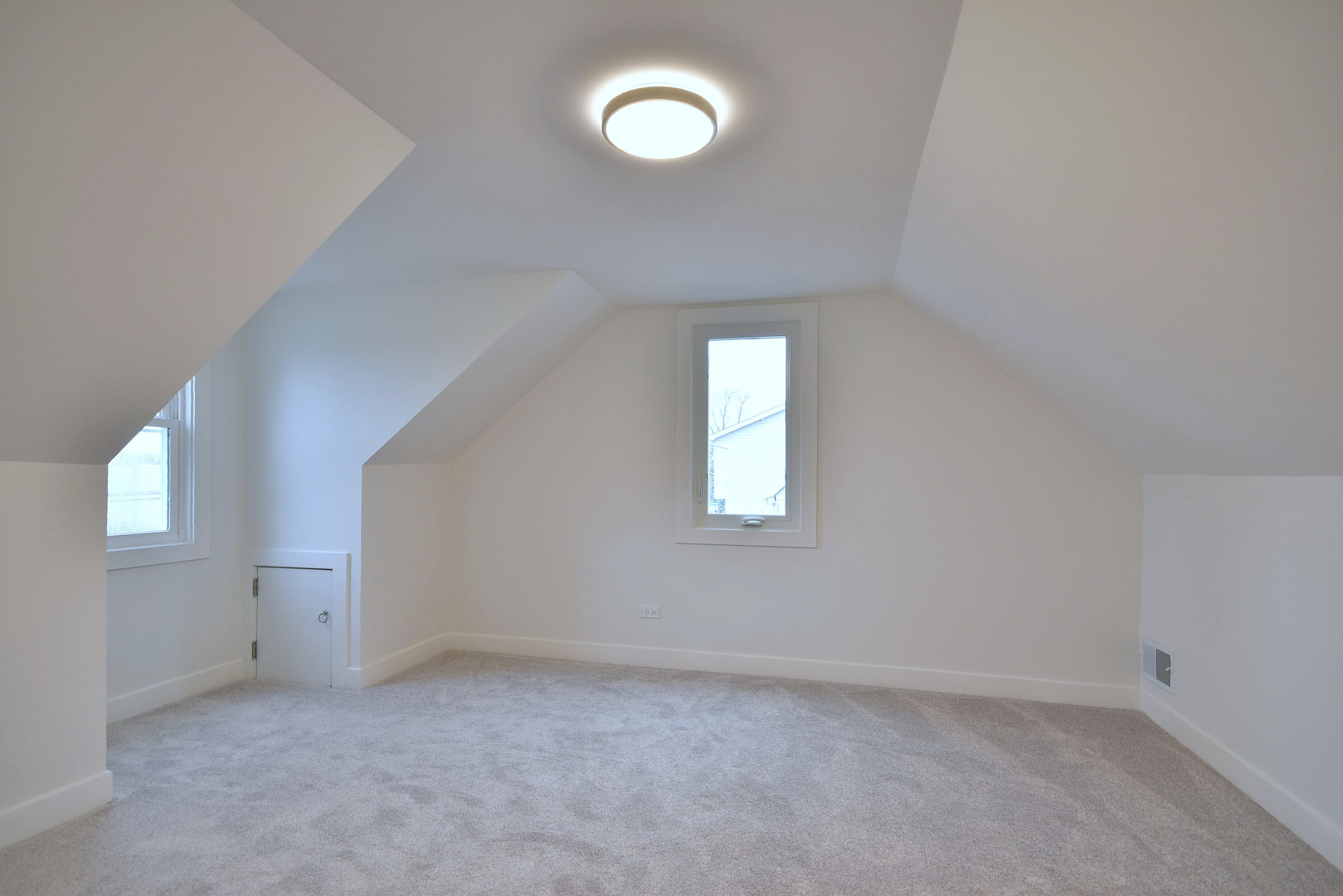 601 E Prairie Avenue