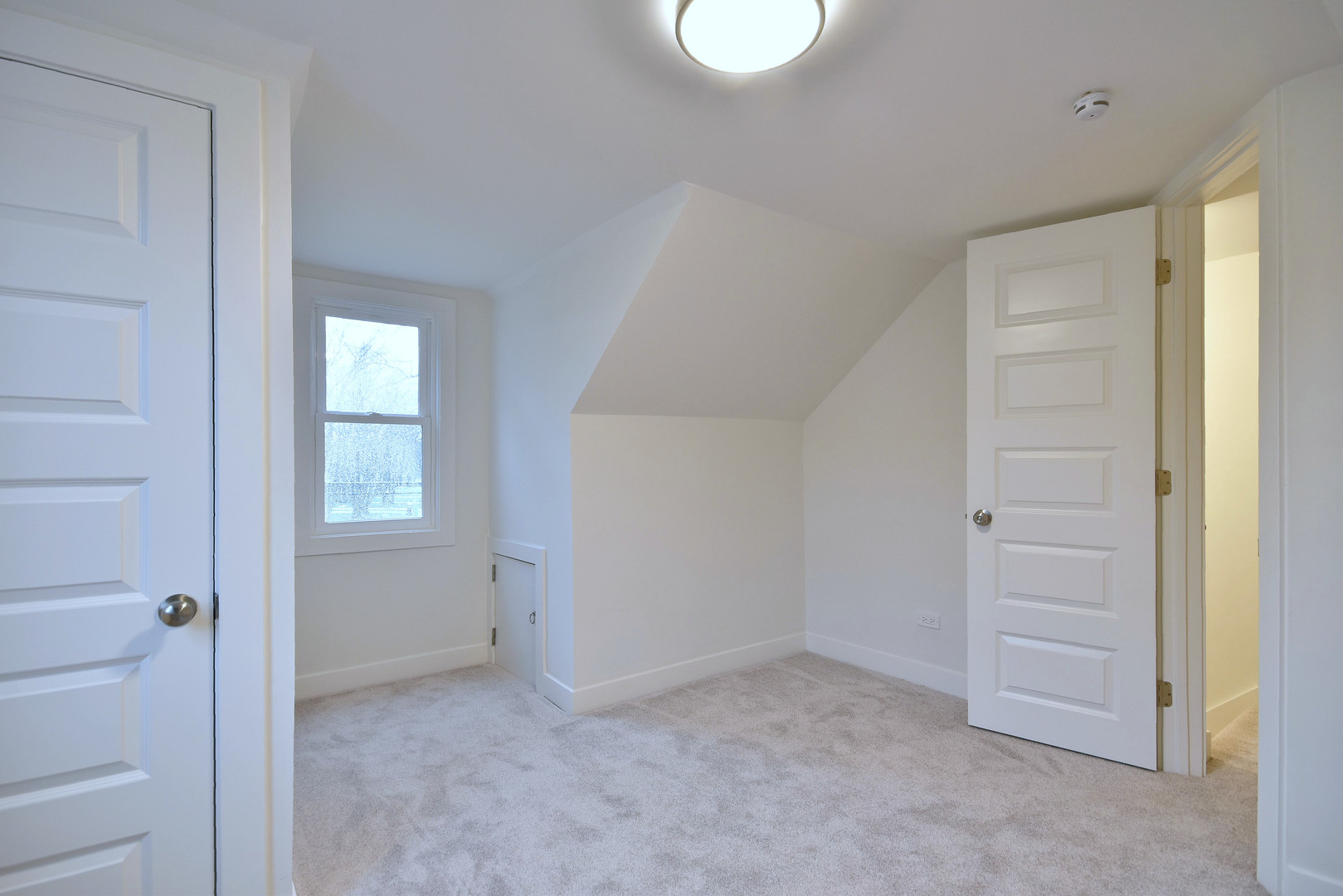 601 E Prairie Avenue